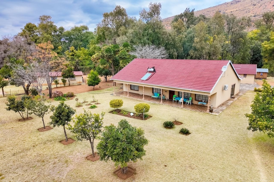 5 Bedroom Property for Sale in Donkerhoek A H North West